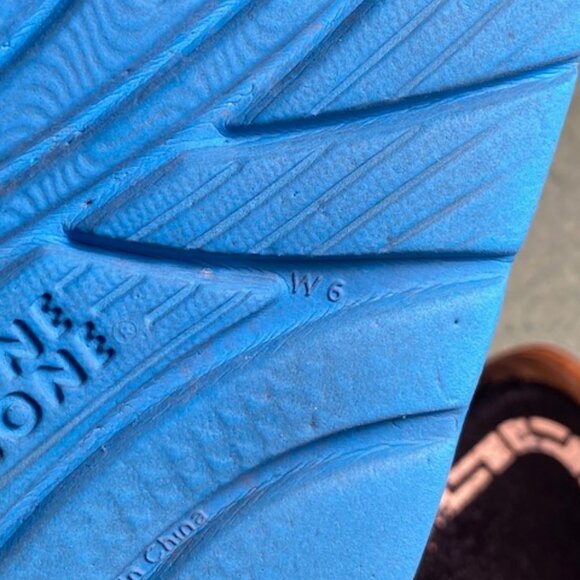 Hoka Recovery Slides, Women's Size 6 - Picture 9 of 10